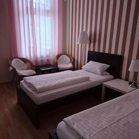 Hotel-Pension Charlottenburg Берлин Екстериор снимка