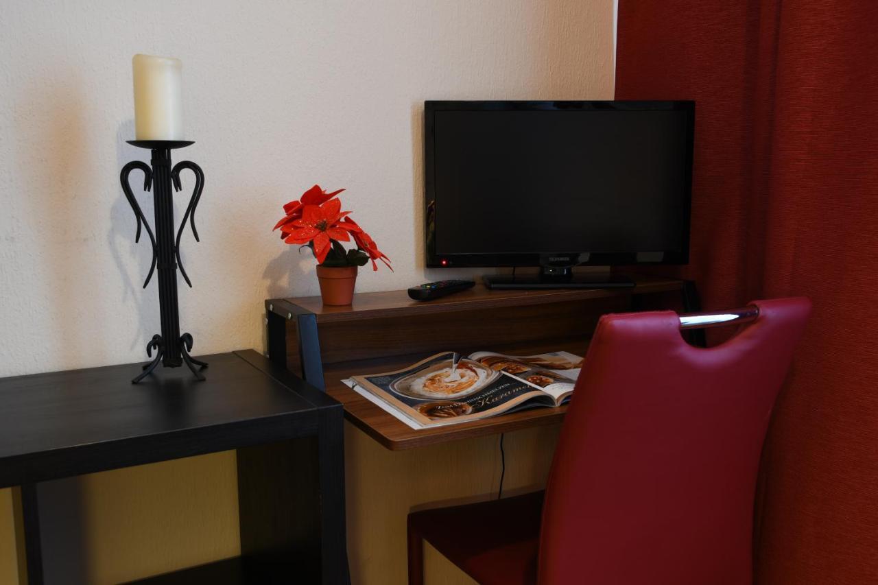 Hotel-Pension Charlottenburg Берлин Екстериор снимка