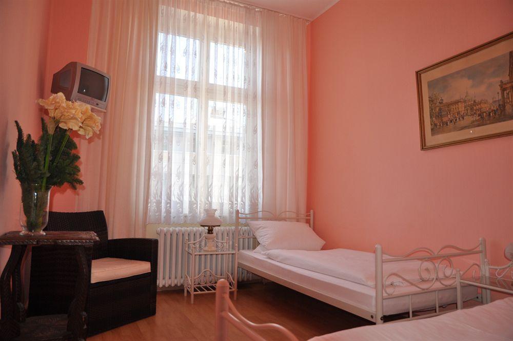 Hotel-Pension Charlottenburg Берлин Екстериор снимка