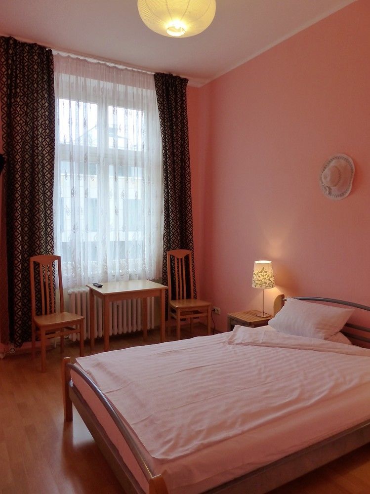 Hotel-Pension Charlottenburg Берлин Екстериор снимка