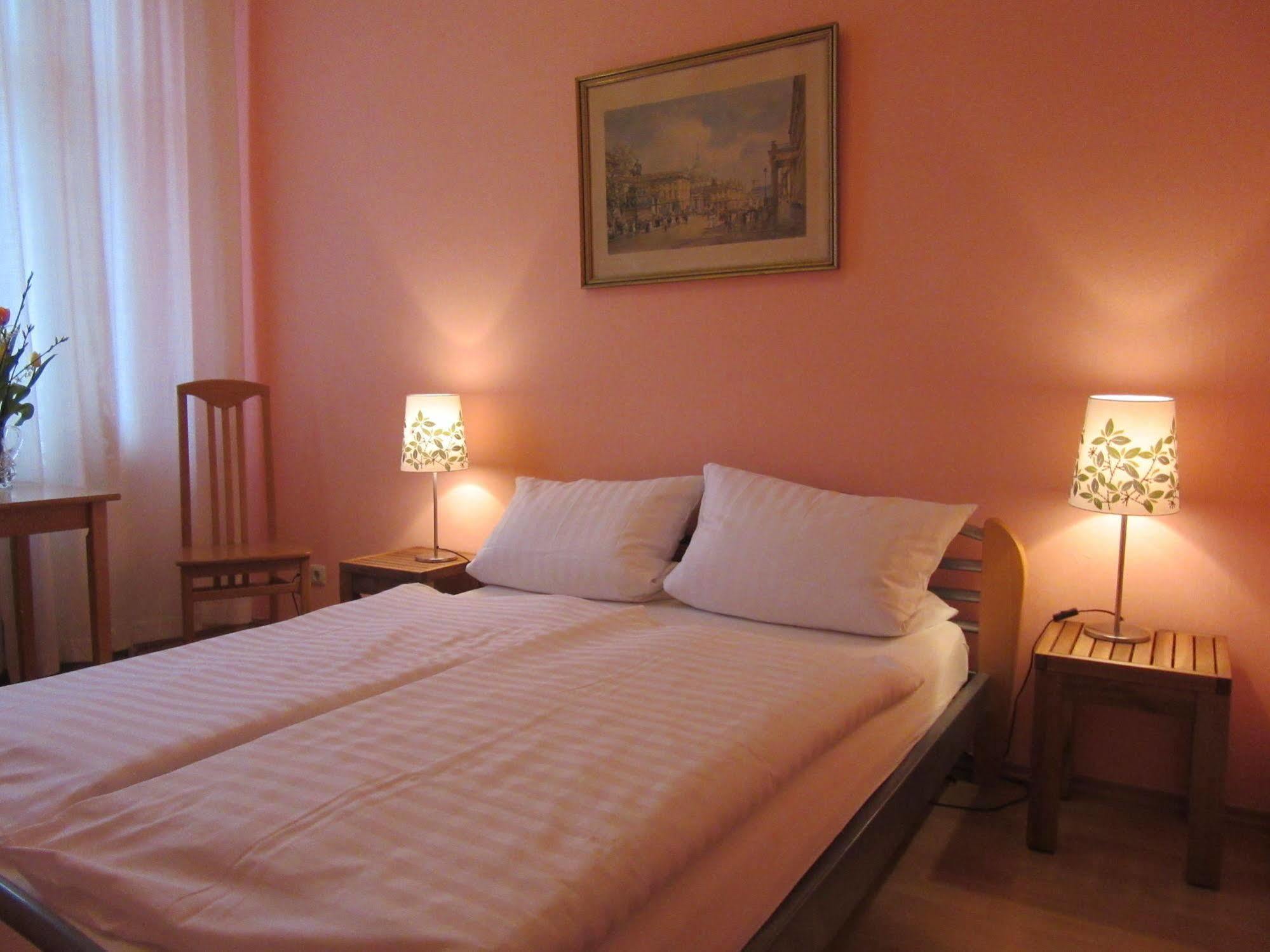Hotel-Pension Charlottenburg Берлин Екстериор снимка