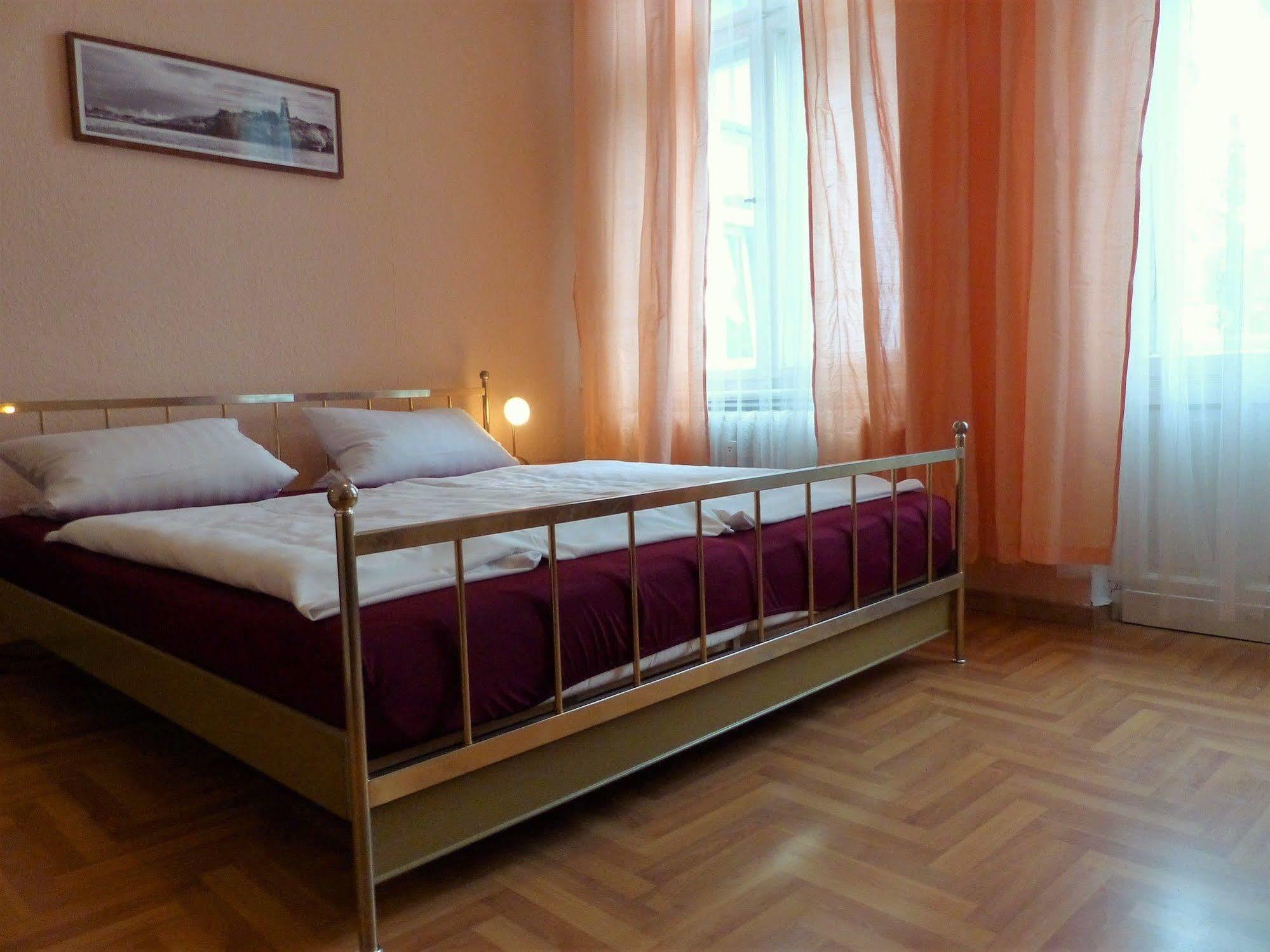 Hotel-Pension Charlottenburg Берлин Екстериор снимка