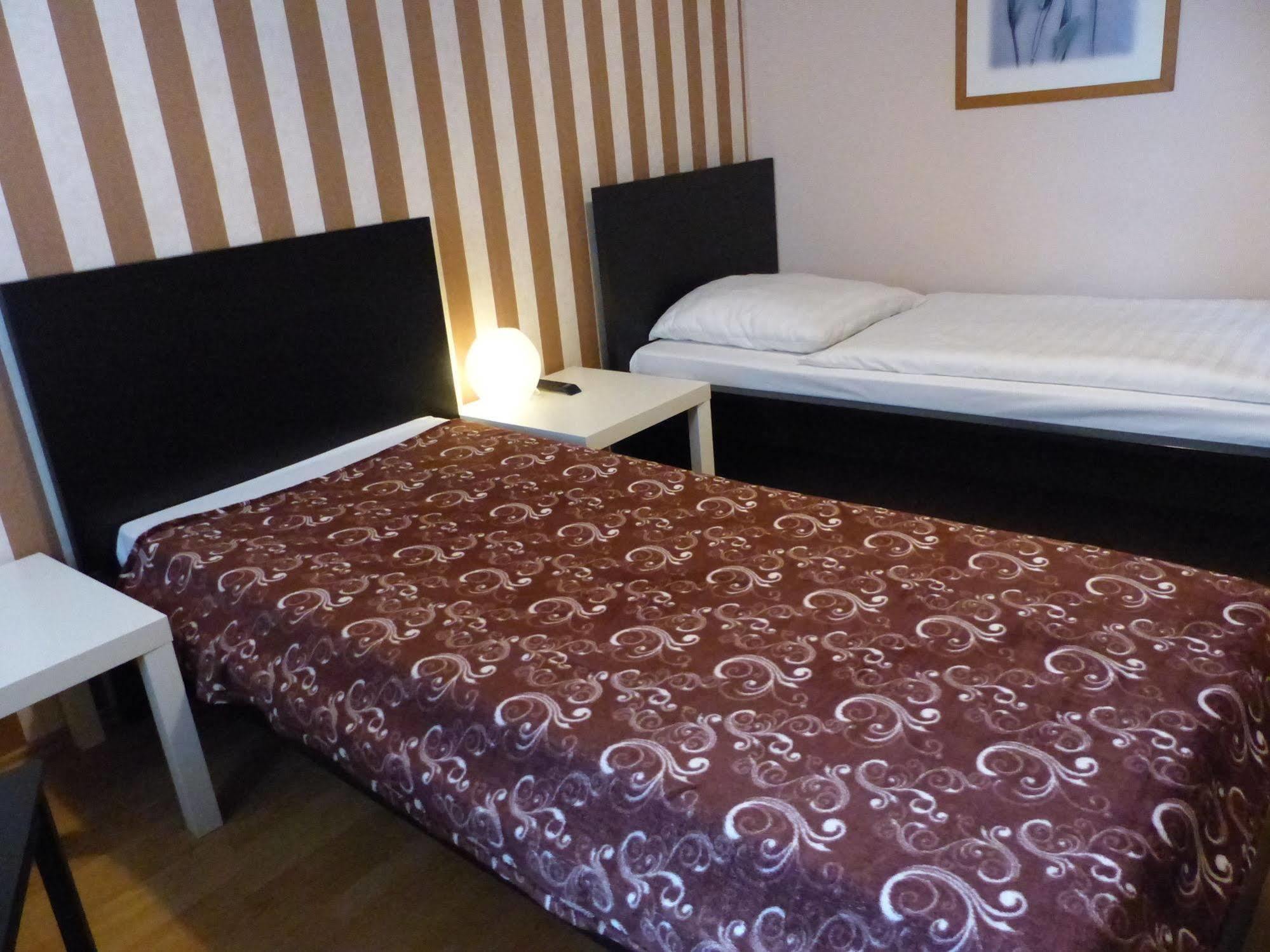 Hotel-Pension Charlottenburg Берлин Екстериор снимка