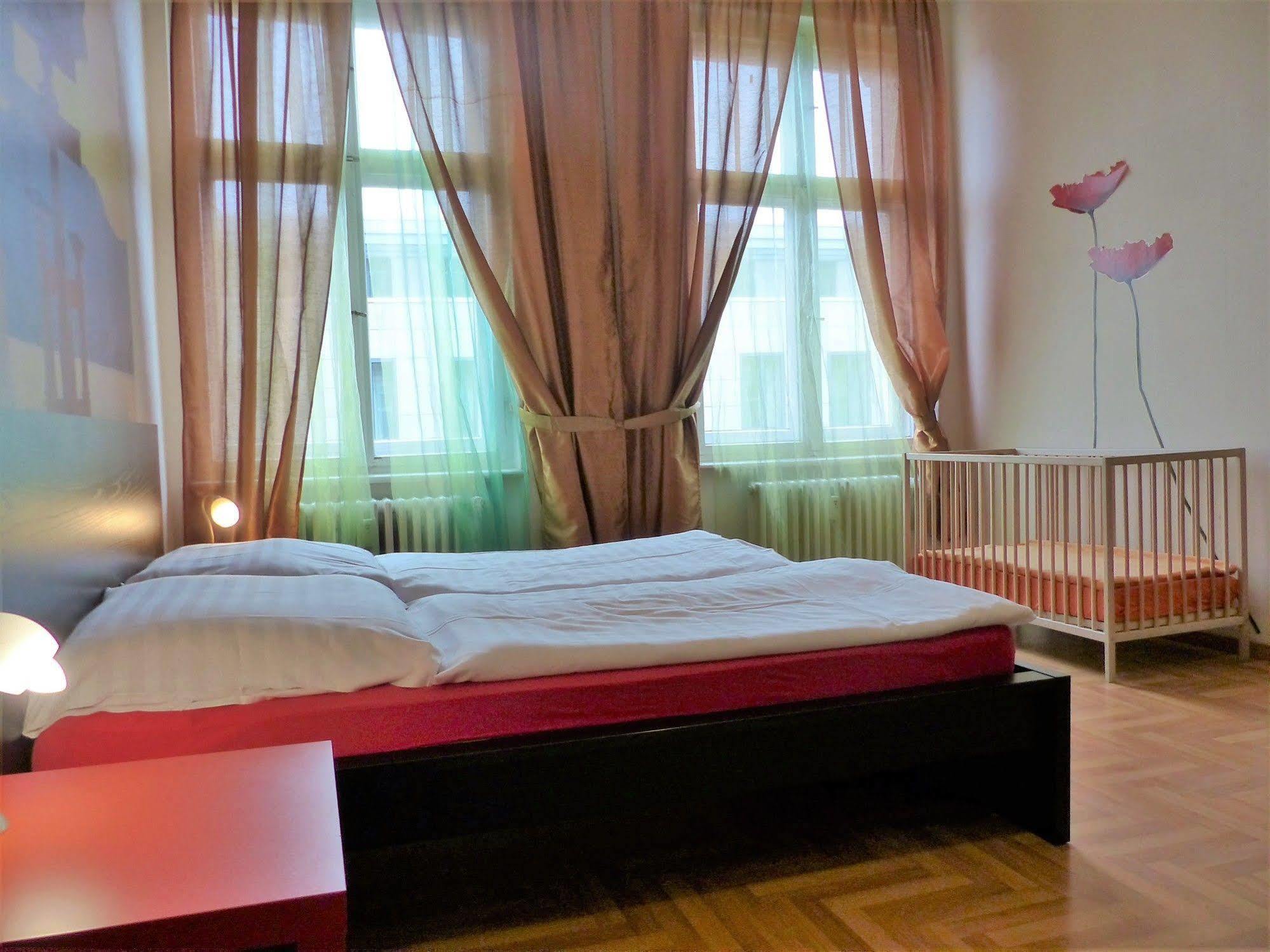 Hotel-Pension Charlottenburg Берлин Екстериор снимка