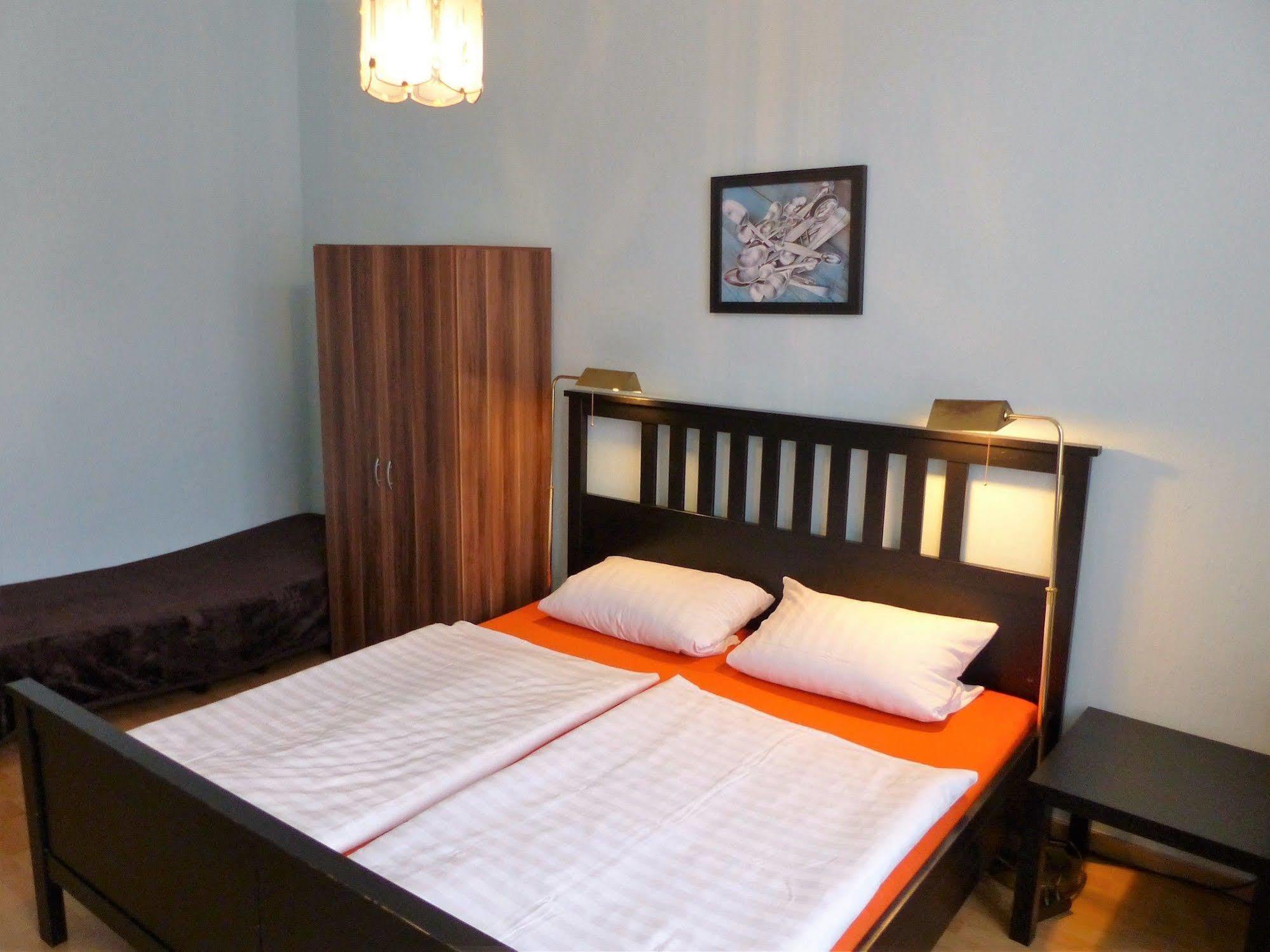 Hotel-Pension Charlottenburg Берлин Екстериор снимка