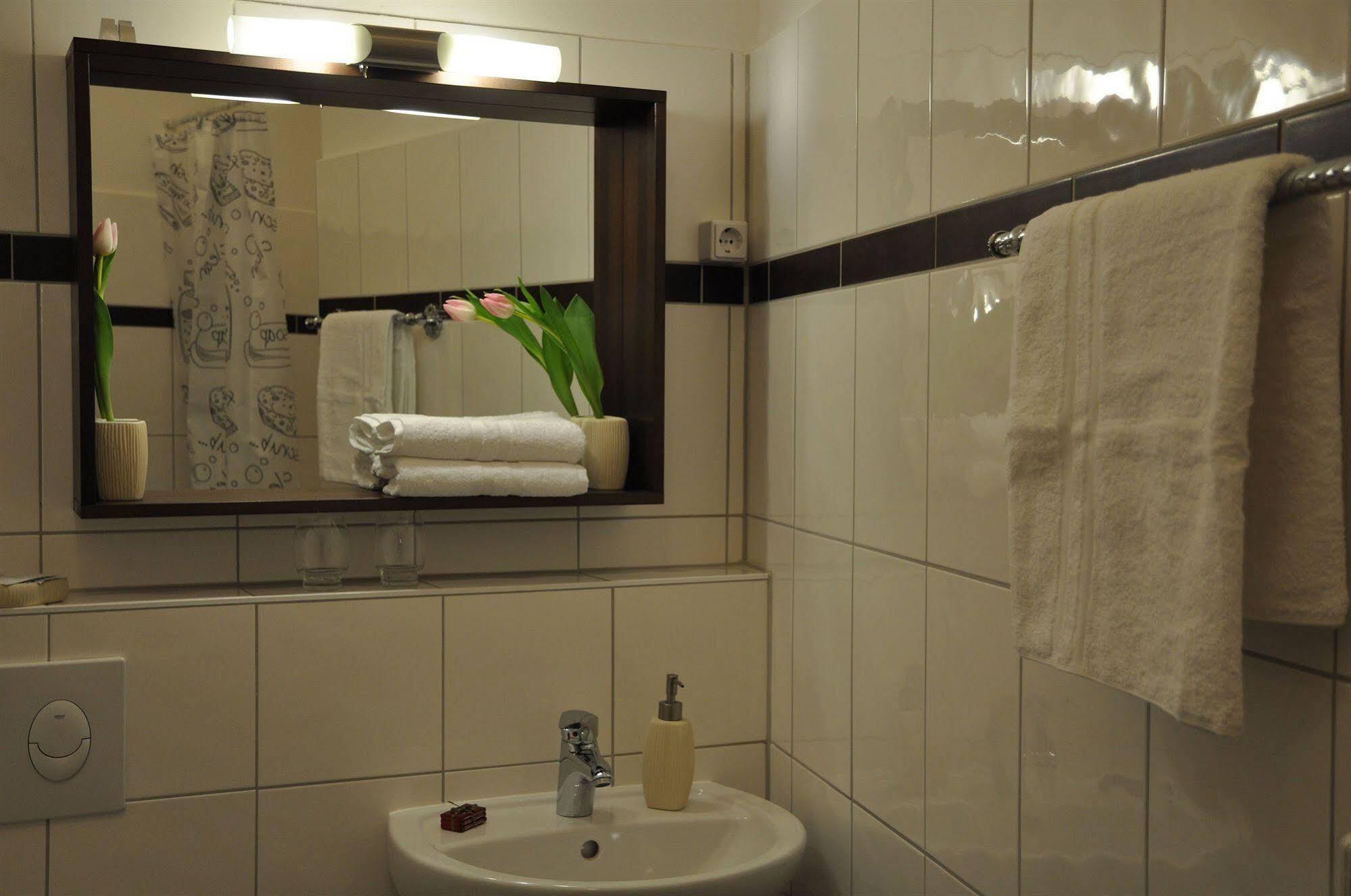 Hotel-Pension Charlottenburg Берлин Екстериор снимка